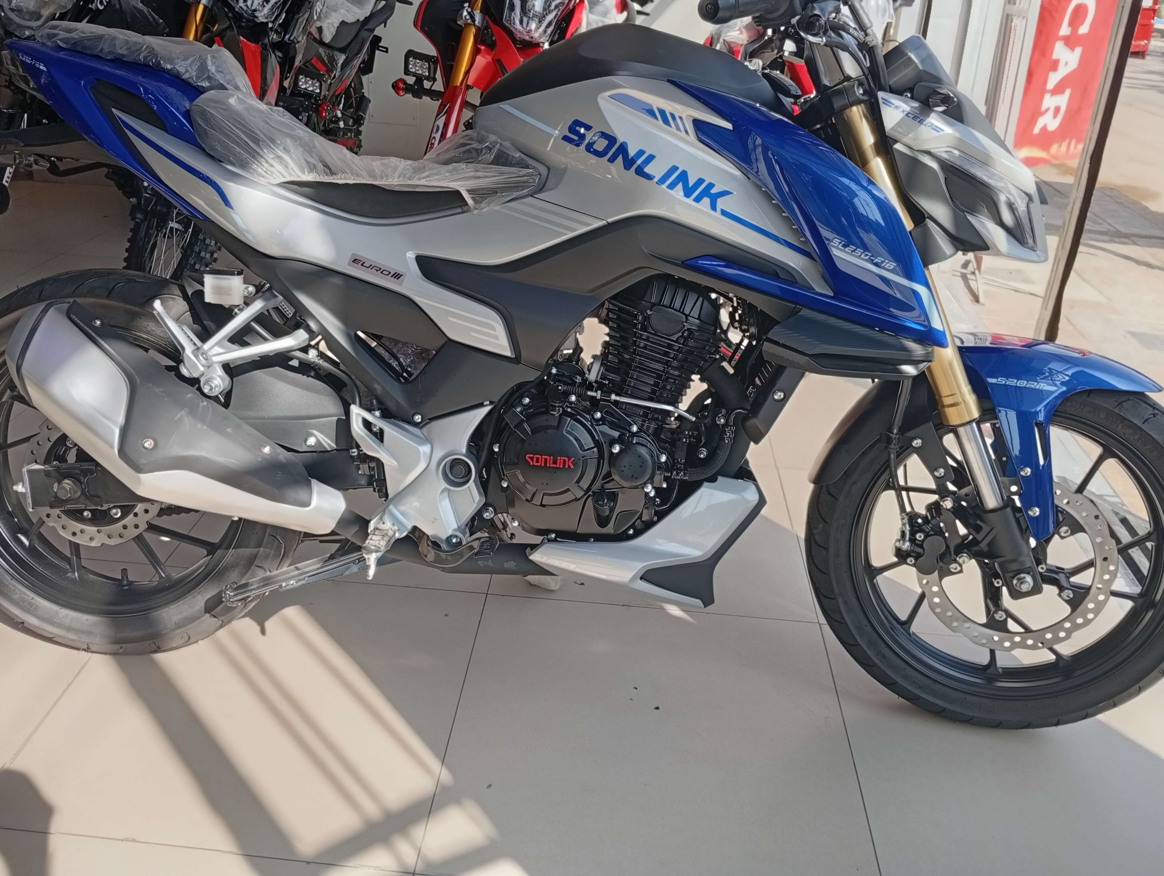 Moto Sonlink Naked